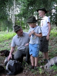 Schule und Jagd_Kinder mit Jäger